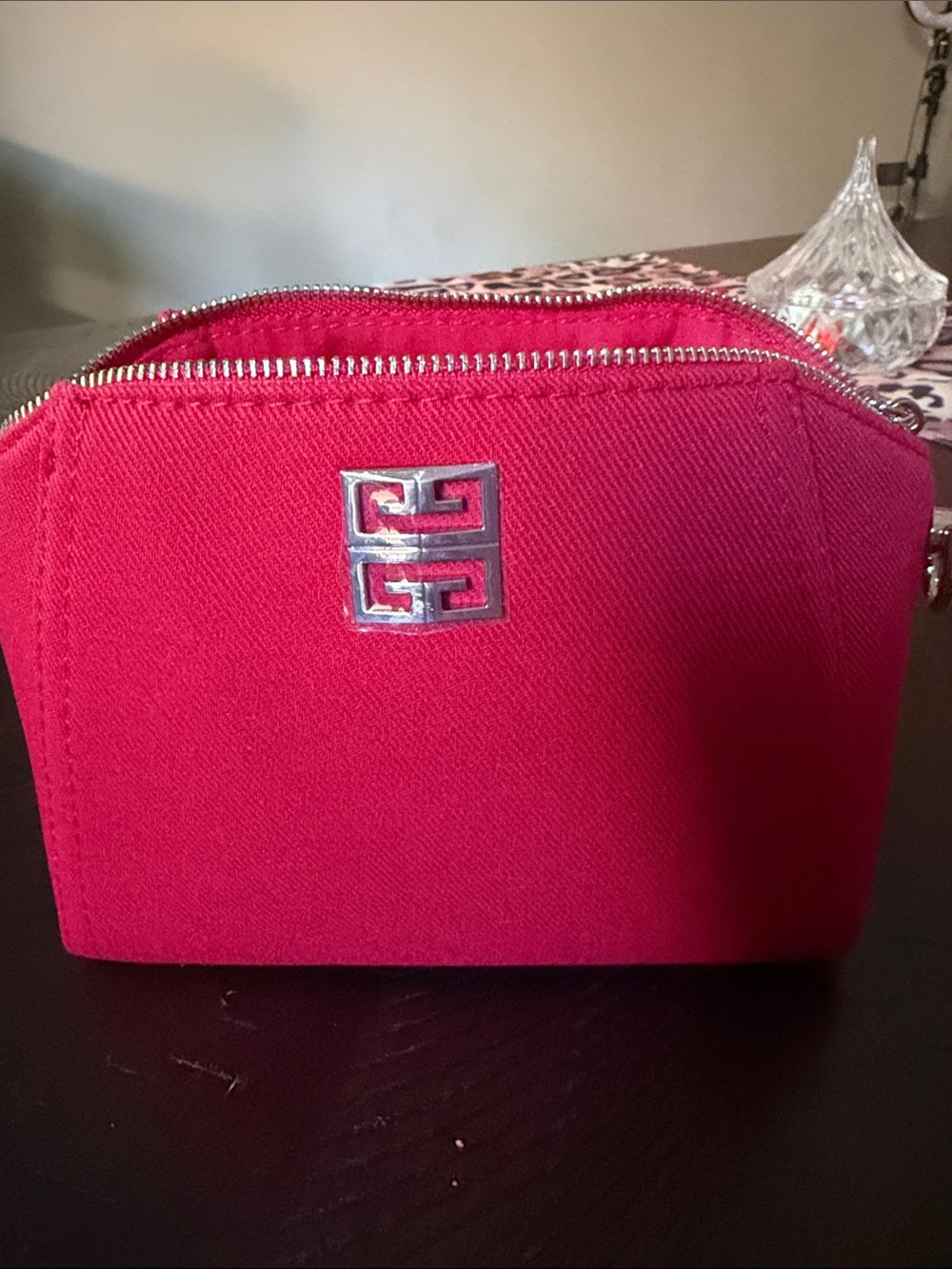 GWP!!!Givenchy Red Canvas Cosmetic Pouch can be converted into crossbody